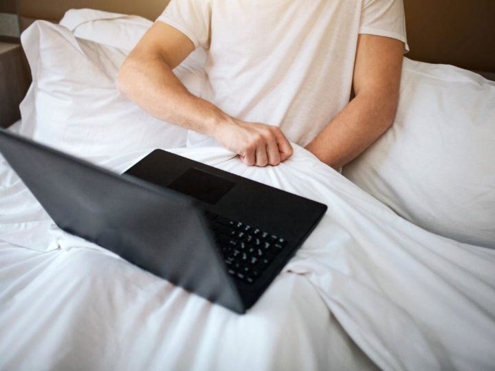 Perché gli uomini guardano i video porno?